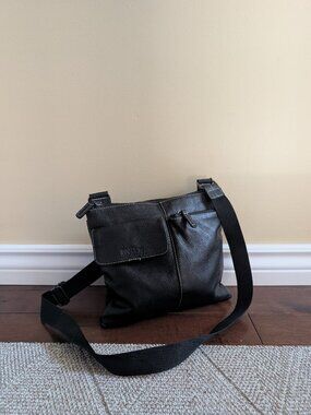 ROOTS 90s LEATHER VINTAGE CROSSBODY BAG